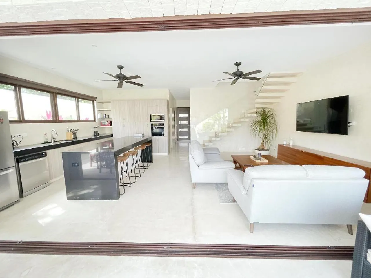 Villa Luxury House Tomanoa - 10Pers - 4Rooms - Pool - Hotjacuzzi - Speed Wifi -Waterfall Tulum Mexico