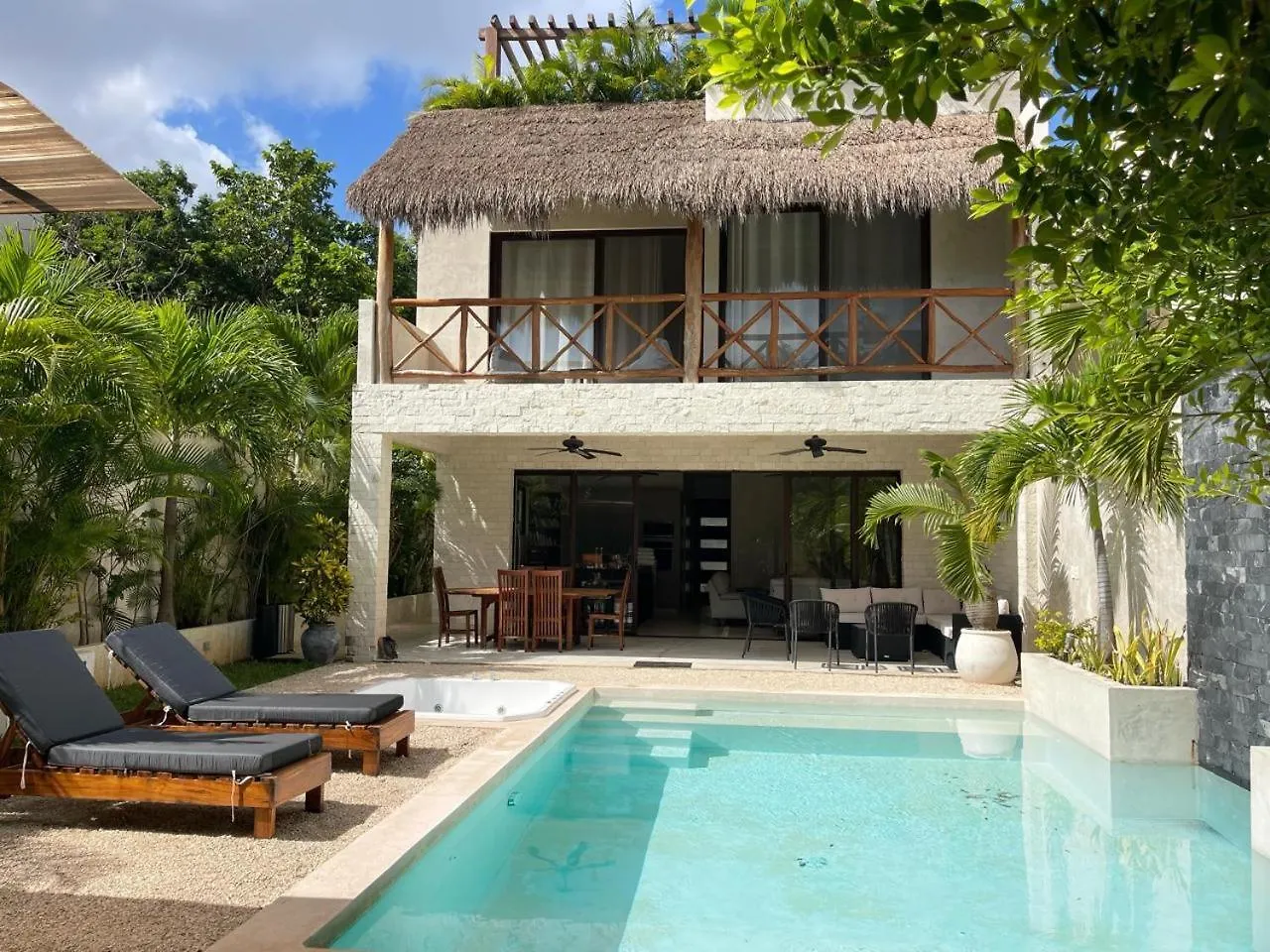 Villa Luxury House Tomanoa - 10Pers - 4Rooms - Pool - Hotjacuzzi - Speed Wifi -Waterfall Tulum