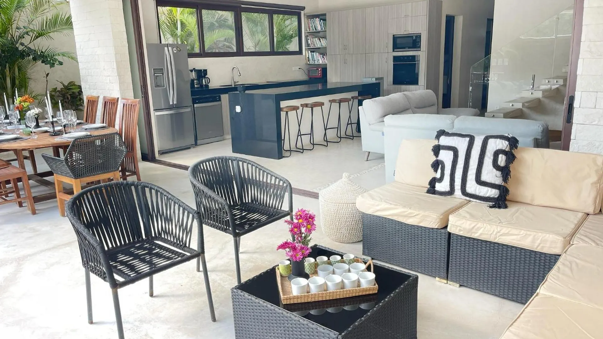 Luxury House Tomanoa - 10Pers - 4Rooms - Pool - Hotjacuzzi - Speed Wifi -Waterfall Tulum Villa
